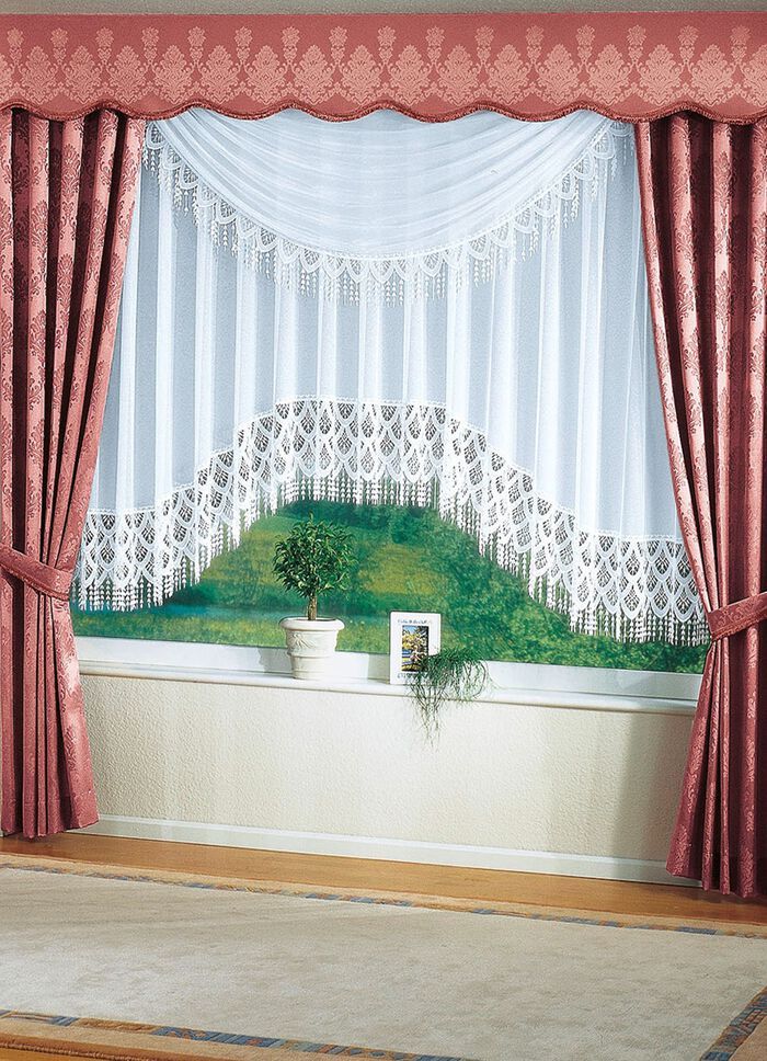 Middenboog met Plauener kant 