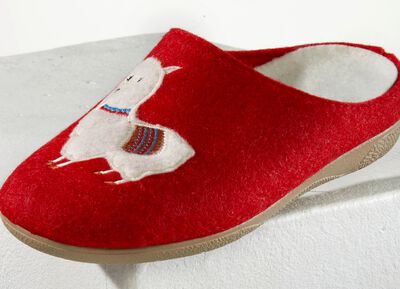 Knuffelige warme pantoffels met lama-applicatie 