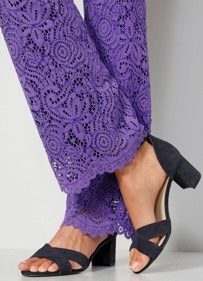 Broek van bloemenkant 