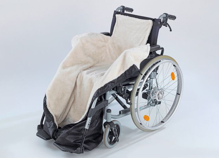 Rolstoelwarmtezak houdt je droog en warm bij slecht weer 
