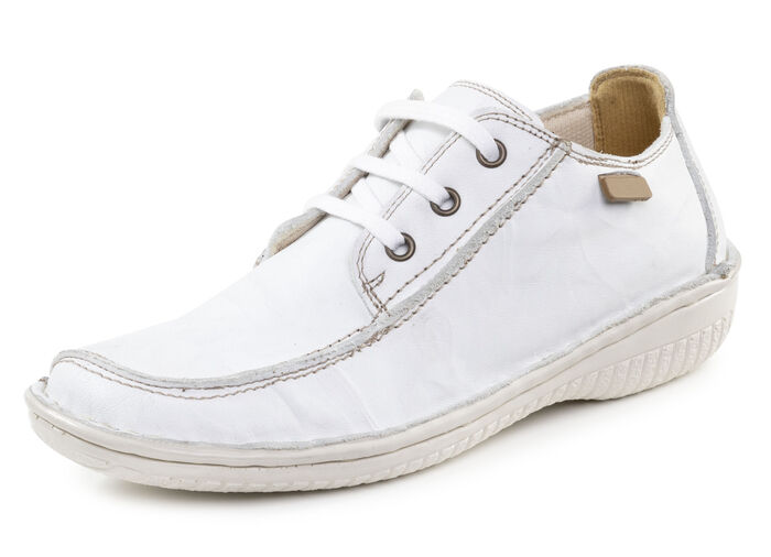 ELENA EDEN veterschoen gemaakt van nappaleer met een gerimpelde structuur WIT