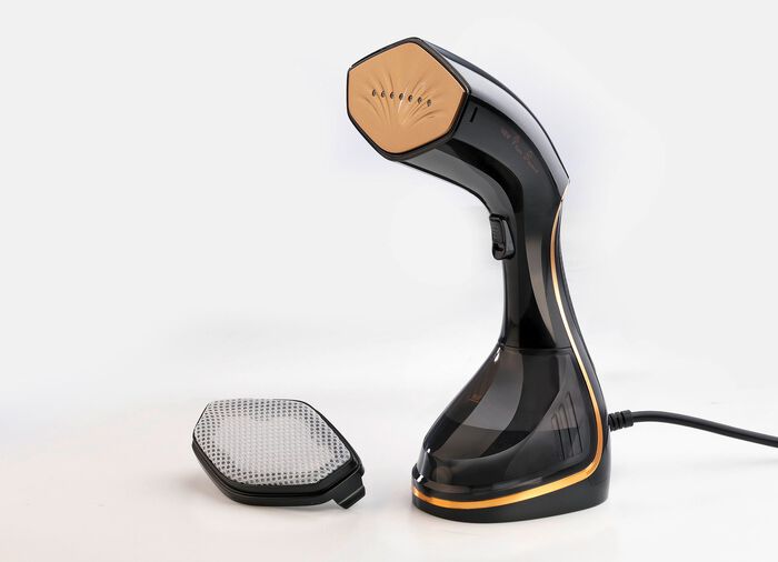 Grundig stoomborstel: ideaal voor hangende kleding en op reis 