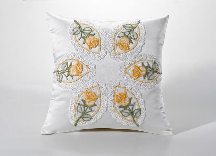 Tafelkleed gemaakt van echt Plauenkant 