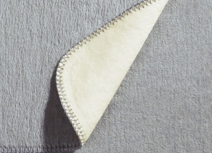 Tweezijdige beschermer van fauteuil, bank en armleuning ZILVER