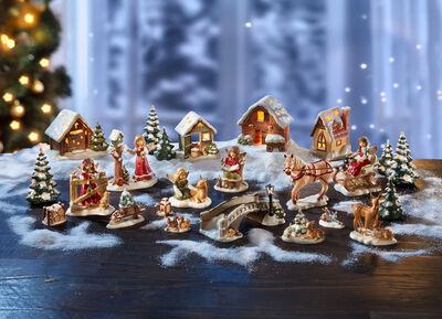 Wintertafereel: Grote hemelse boodschappers in het winterbos 