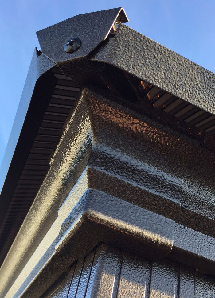 SOJAG aluminium paviljoen Castel in een elegante bronskleur 