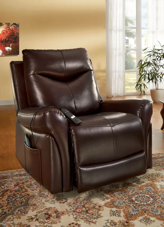 Comfortabele fauteuil gemaakt van kunstleer 