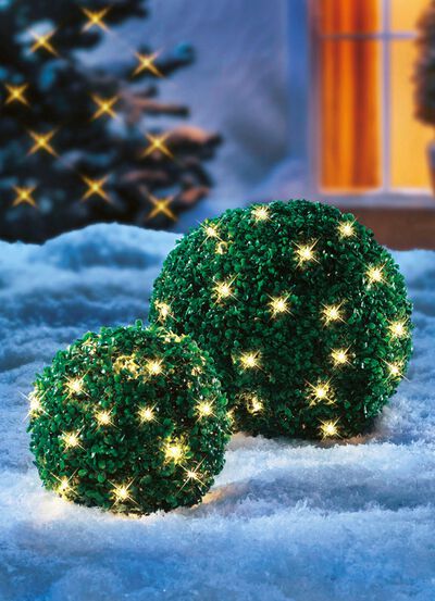 Natuurlijke buxusbollen met verlichting 