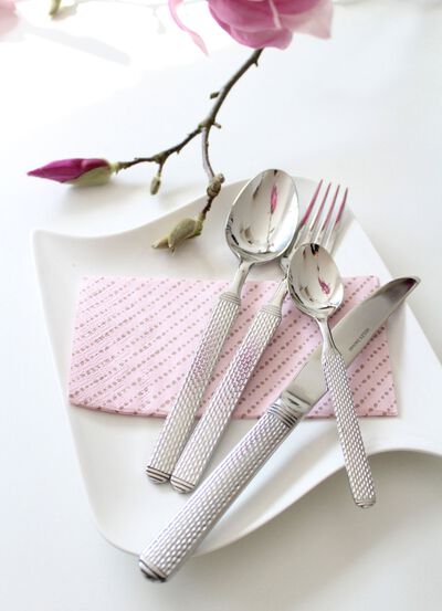 Hochwertiges Men&uuml;besteck aus rostfreiem Edelstahl 