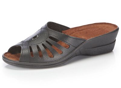 Muiltjes met decoratieve perforaties 