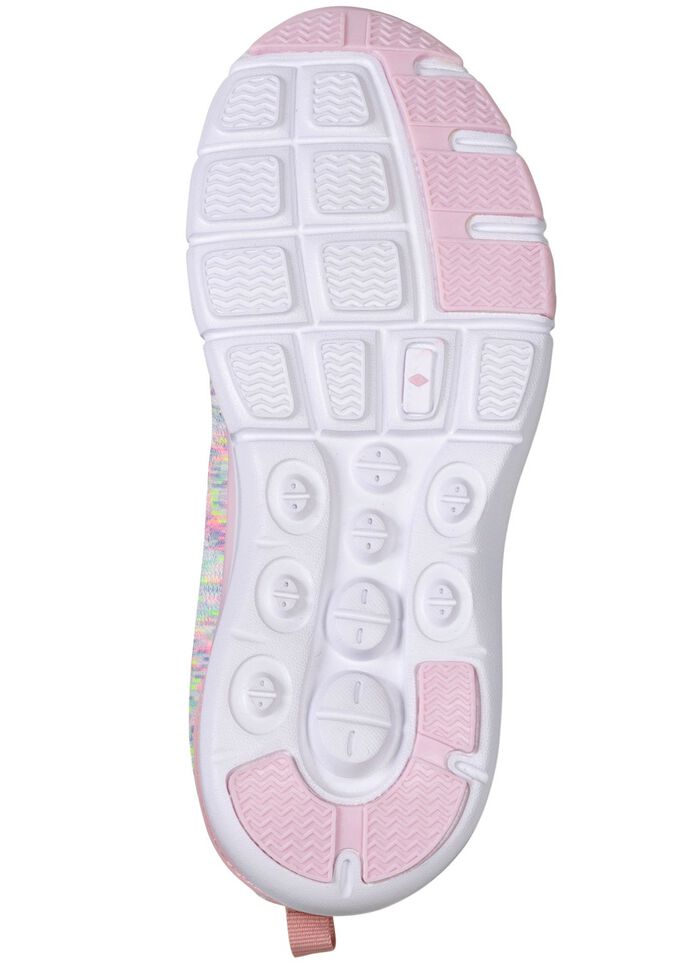 Sneakers gemaakt van textielmateriaal met een effectief patroon 