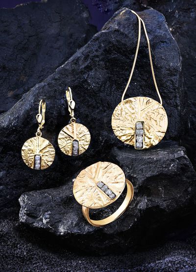 Pure elegantie: damesring met 4 ruwe diamanten 