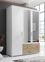 Moderne kledingkasten met veel ruimte voor kleding en accessoires 