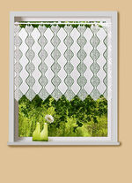 Kort gordijn van elegant macram&eacute;kant 