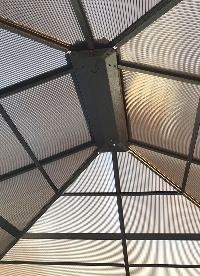 SOJAG aluminium paviljoen Castel in een elegante bronskleur 