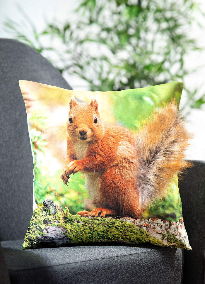 Kussenhoes met eekhoorntje en opgenaaide staart 