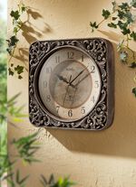 Radiogestuurde wandklok met weerbestendige behuizing van kunsthars 