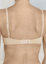 Triumph Body Make-Up Illusion kanten bh met flexibele, comfortabele beugels POEDER