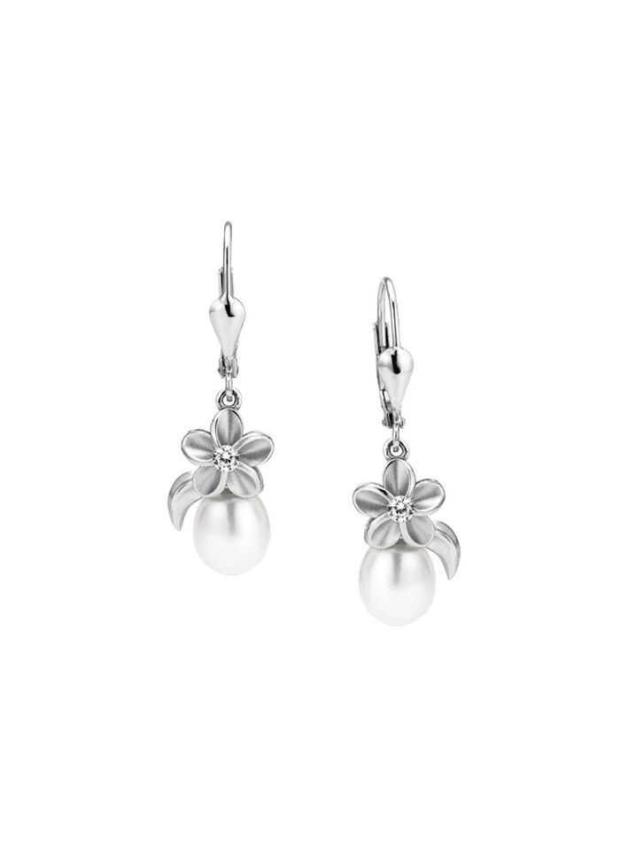 Oorbellen met een betoverend bloemenmotief 