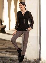 Shirt met bijzondere halslijnverwerking in 2 kleuren ZWART