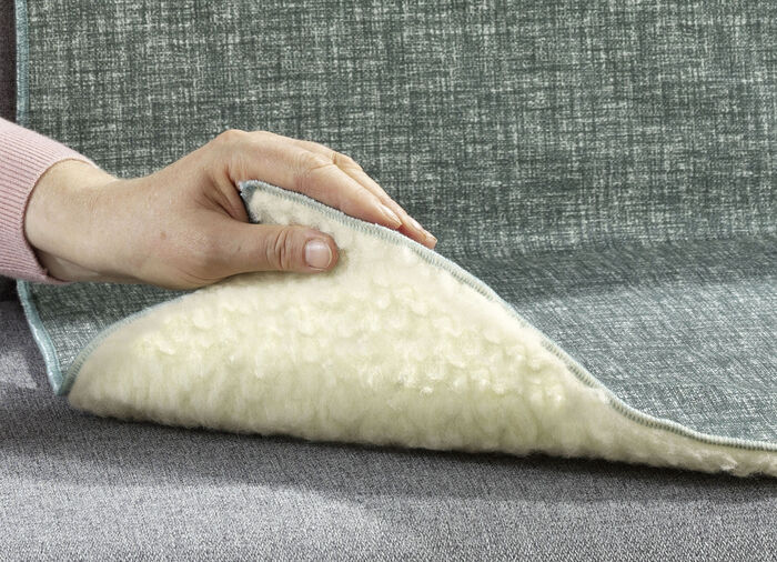 Woonaccessoires van 100% katoen, onderkant 100% scheerwol ZILVER