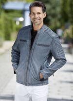 Kort leren jasje met sierstiksels 