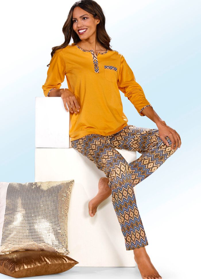 Set van twee pyjama's met borstzak en knoopsluiting 