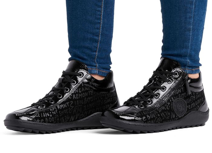 Remonte veterlaarsje gemaakt van crashlak ZWART