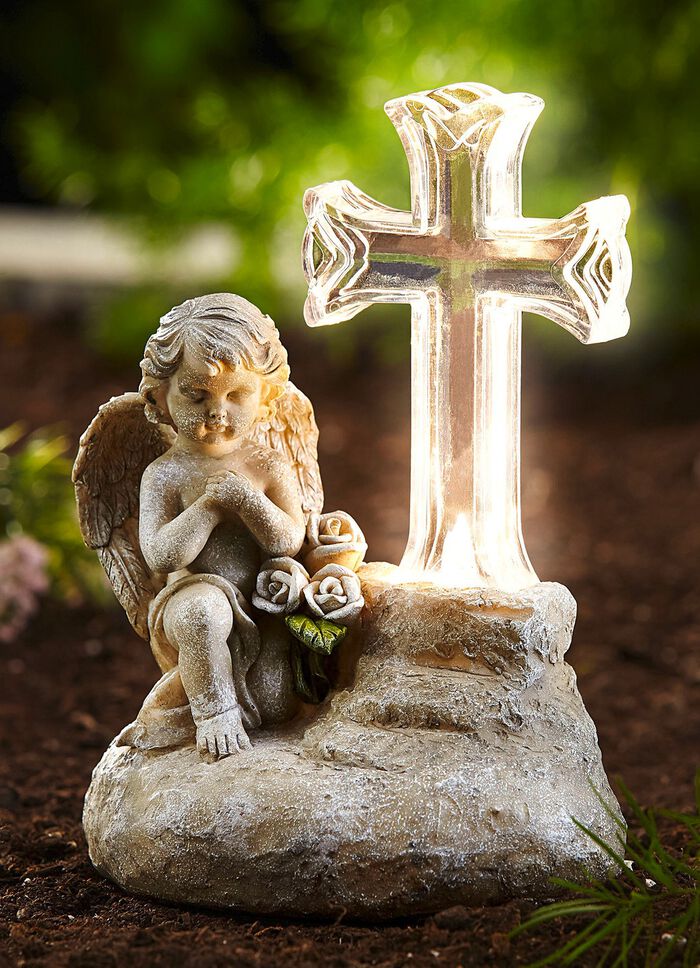 Herdenkingsengel op zonne-energie, van weerbestendige kunststeen 