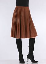 Plooirok in een moderne su&egrave;de-look 