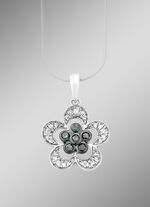 Hanger in bloemdesign met briljanten en diamanten