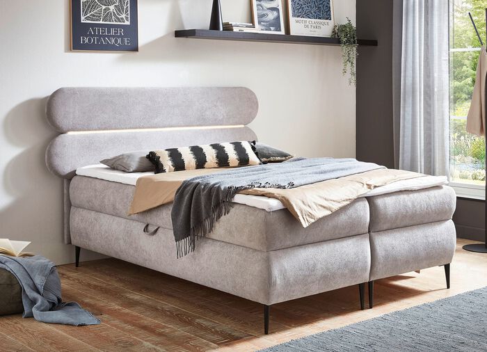 Boxspringbed met LED-verlichting. 