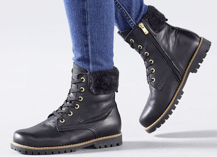 Andrea Conti veterlaarsje met pluizige pluche kraag ZWART