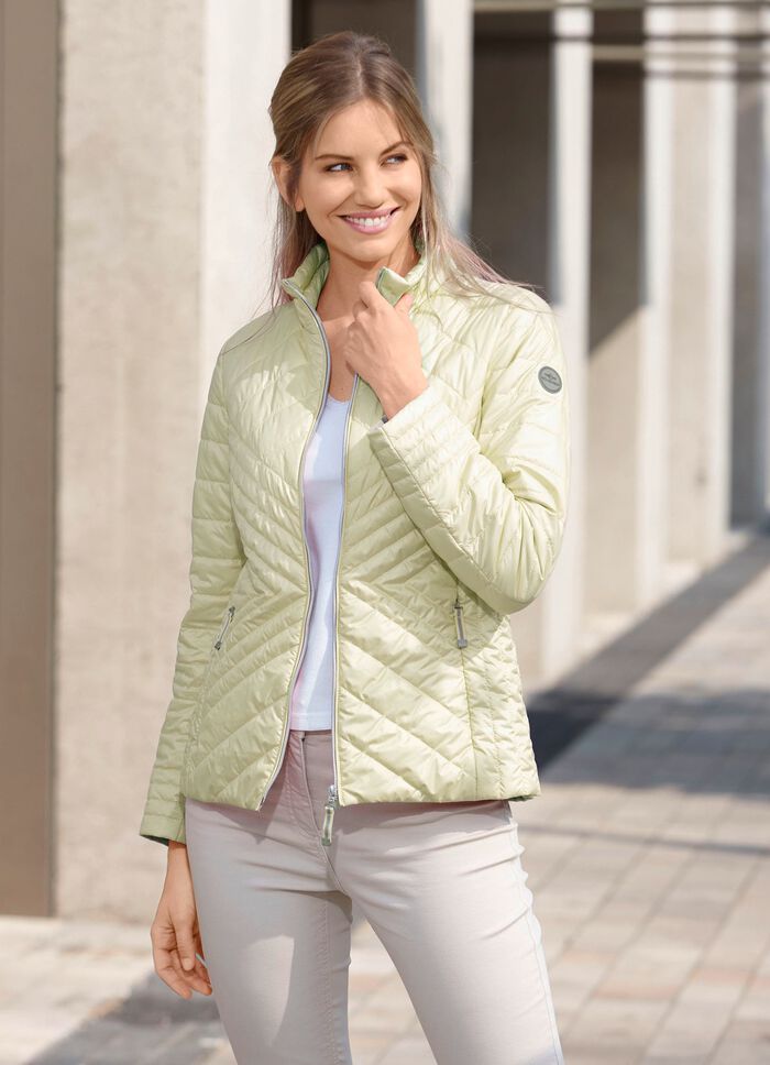 Kort jasje met flatterende langsstiksels aan de zijkanten LICHTGROEN