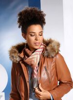 Sjaal met fantasieontwerp 