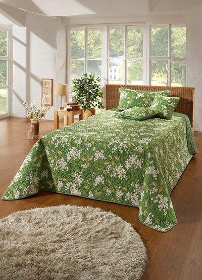 Beddensprei met wolkstiksel aan &eacute;&eacute;n kant 