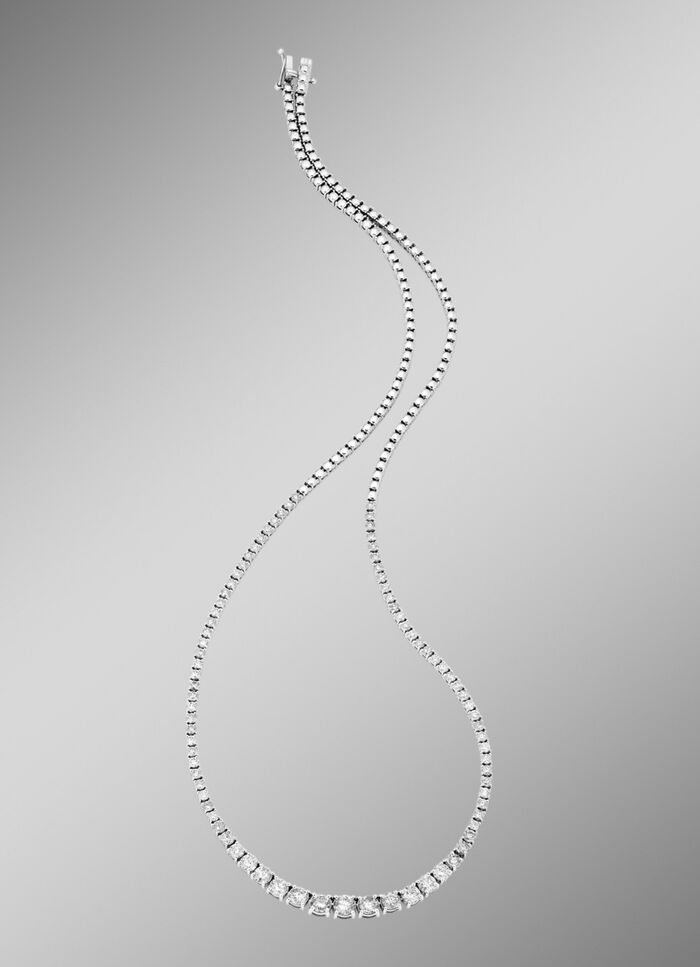 Hoog-karaats collier in witgoud met 83 briljant geslepen diamanten 