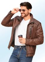 Korte leren jas met sierstiksel 