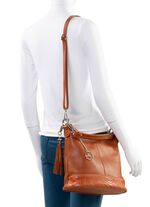 Laurina kalfslederen tas met reli&euml;fafwerking 