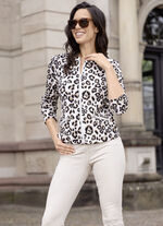 Blousejasje met opstaande kraag 