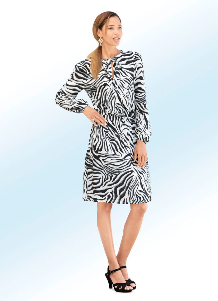 Jurk met opstaande kraag 