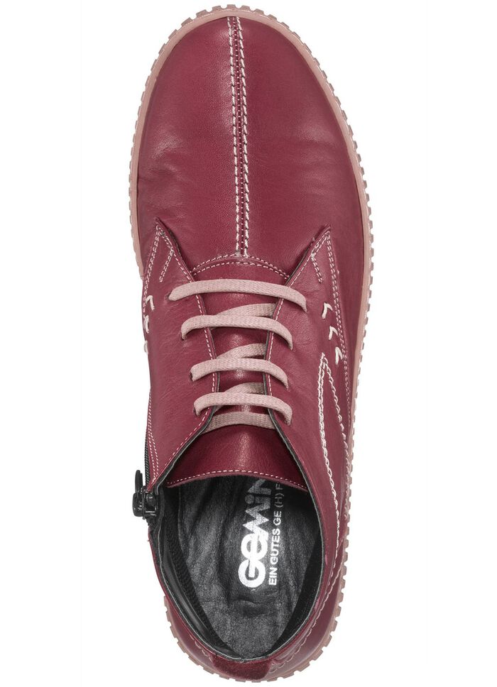 Gemini veterlaarsje met decoratieve stiksels ROBIJNROOD