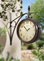 Radiogestuurde wandklok met zijhouder 