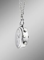 Radiogestuurde hangklok met spreektijdaankondiging met &eacute;&eacute;n druk op de knop 