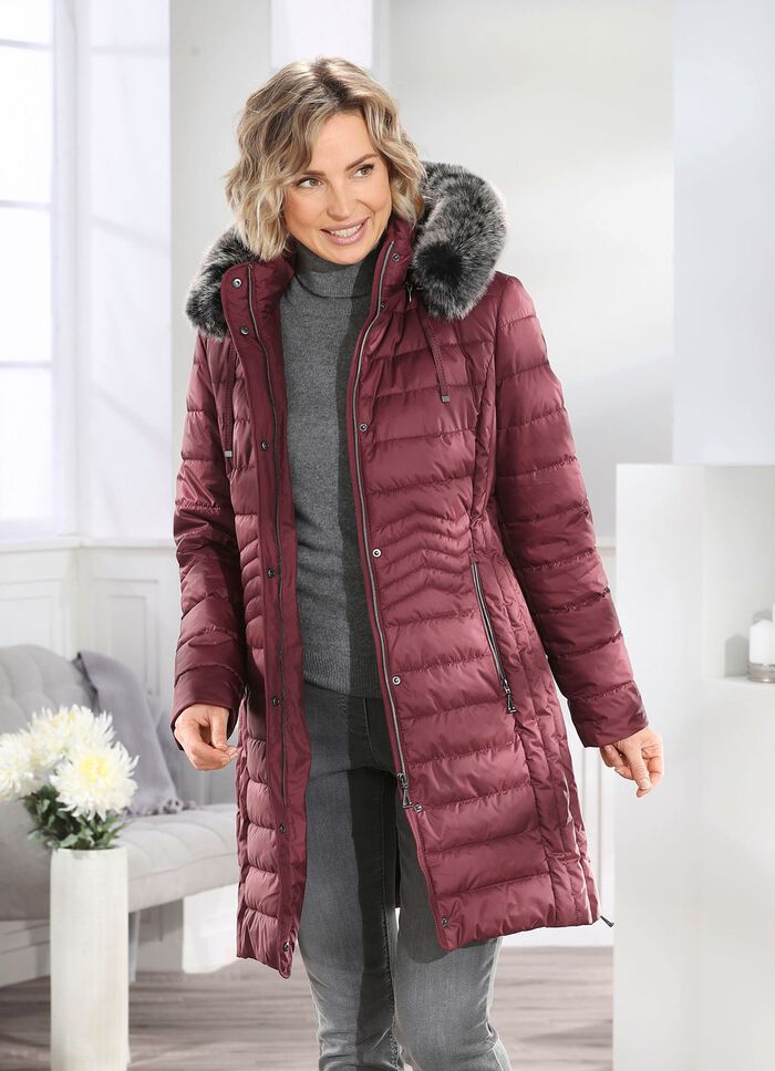 Korte jas met longitudinale quilting aan de zijkanten 