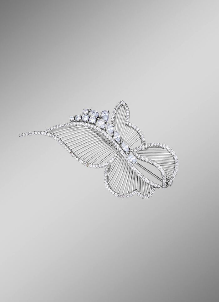 Filigraan vlinderspeld met synthetische zirkonia 
