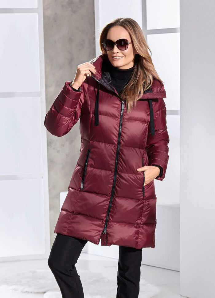 Korte jas met dons en vaste capuchon BES