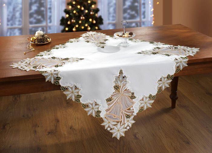 tafeldecoratie met organza inzetstukken 