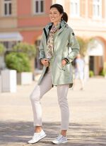 Functionele korte jas met vaste capuchon 