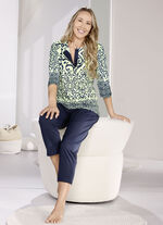 Laurina pyjama met knoopjes en randprint 